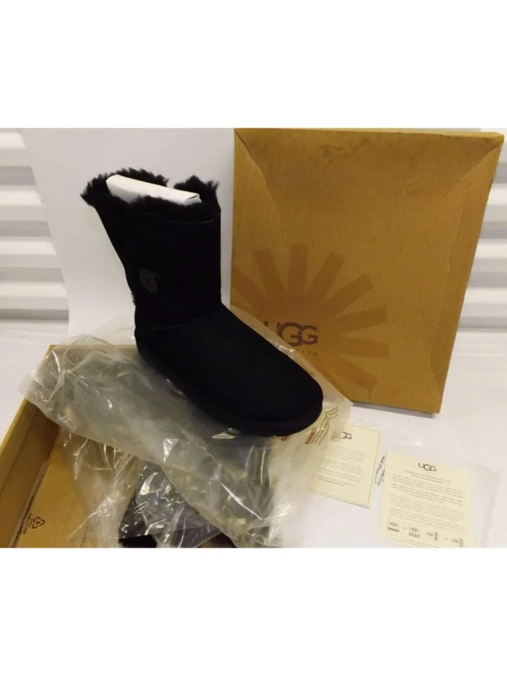 UGG Womens Bailey Button Boots Black Size 7 New In Box With Tags